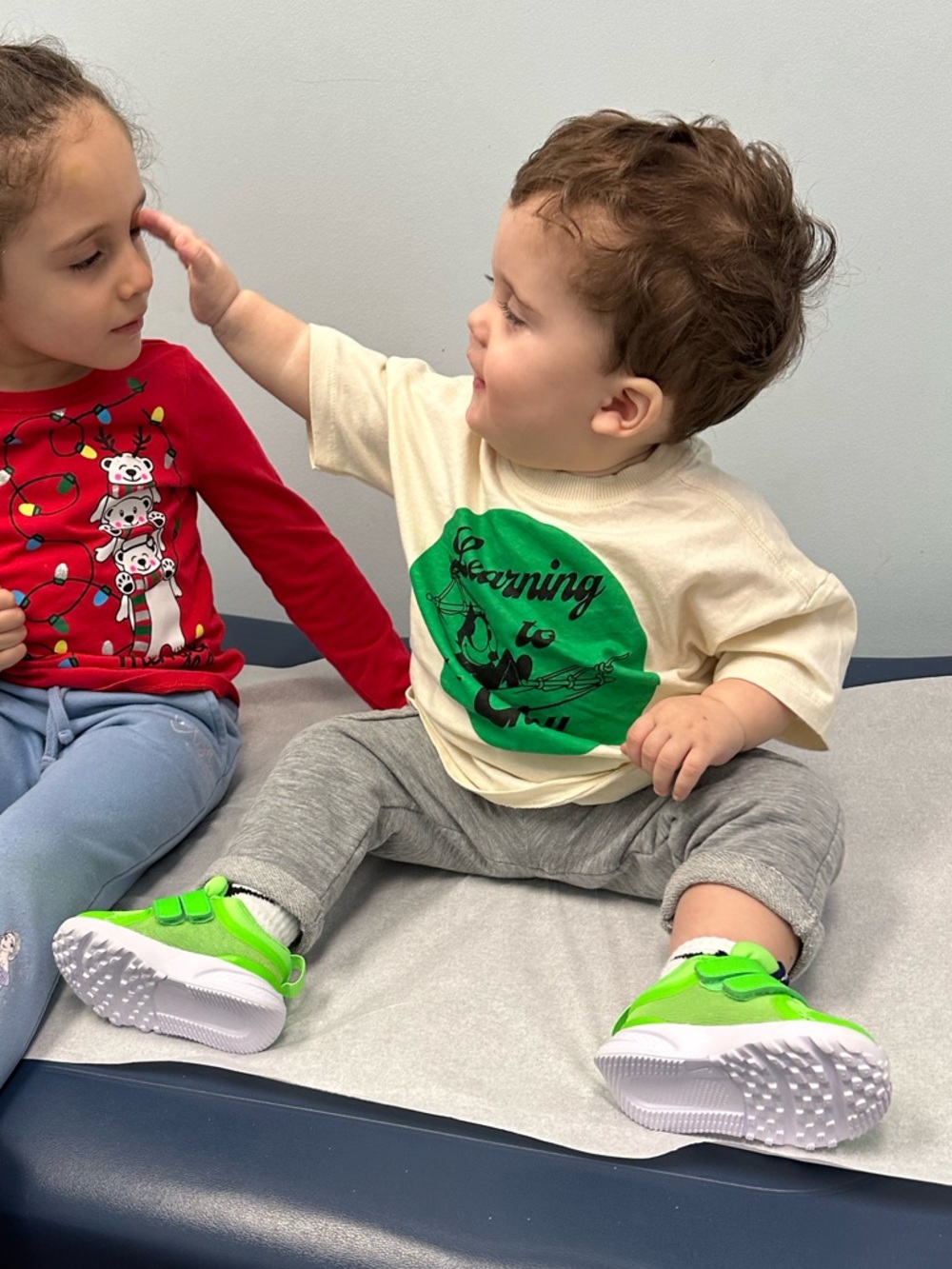 Baby/ Toddler 4C Nike Dynamic Fit Sneakers in Green - Picture 4 of 14